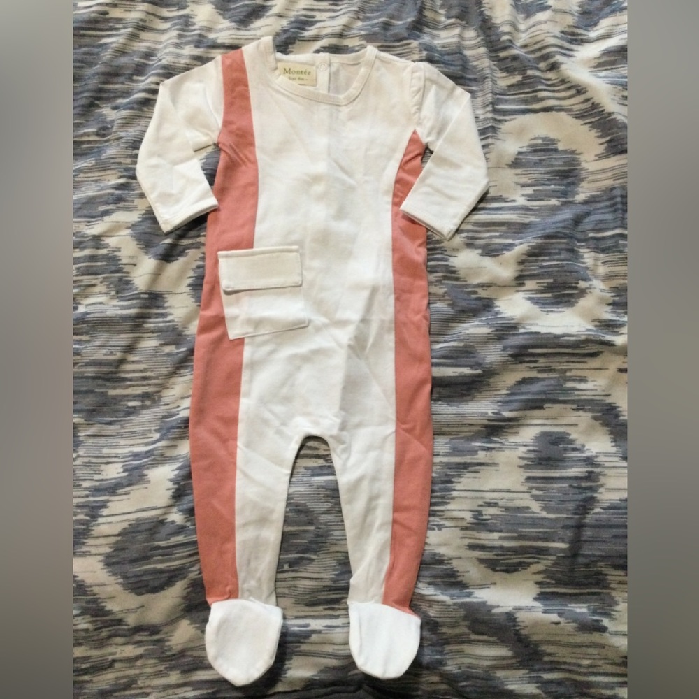 NWT Montee coral and white footie 6 months